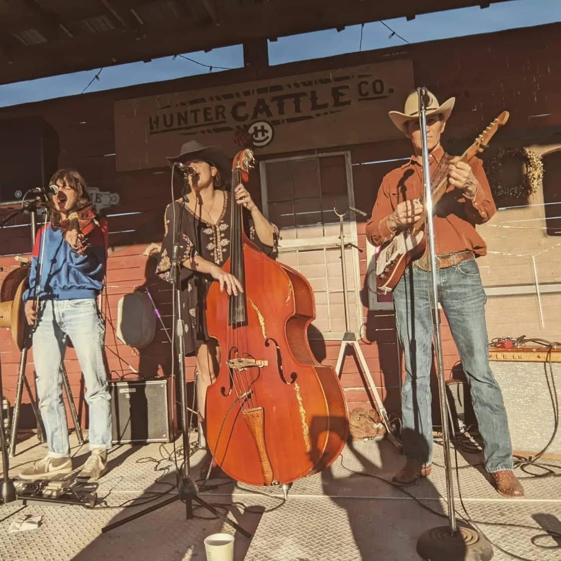 Live bluegrass band at Hunter Cattle Co