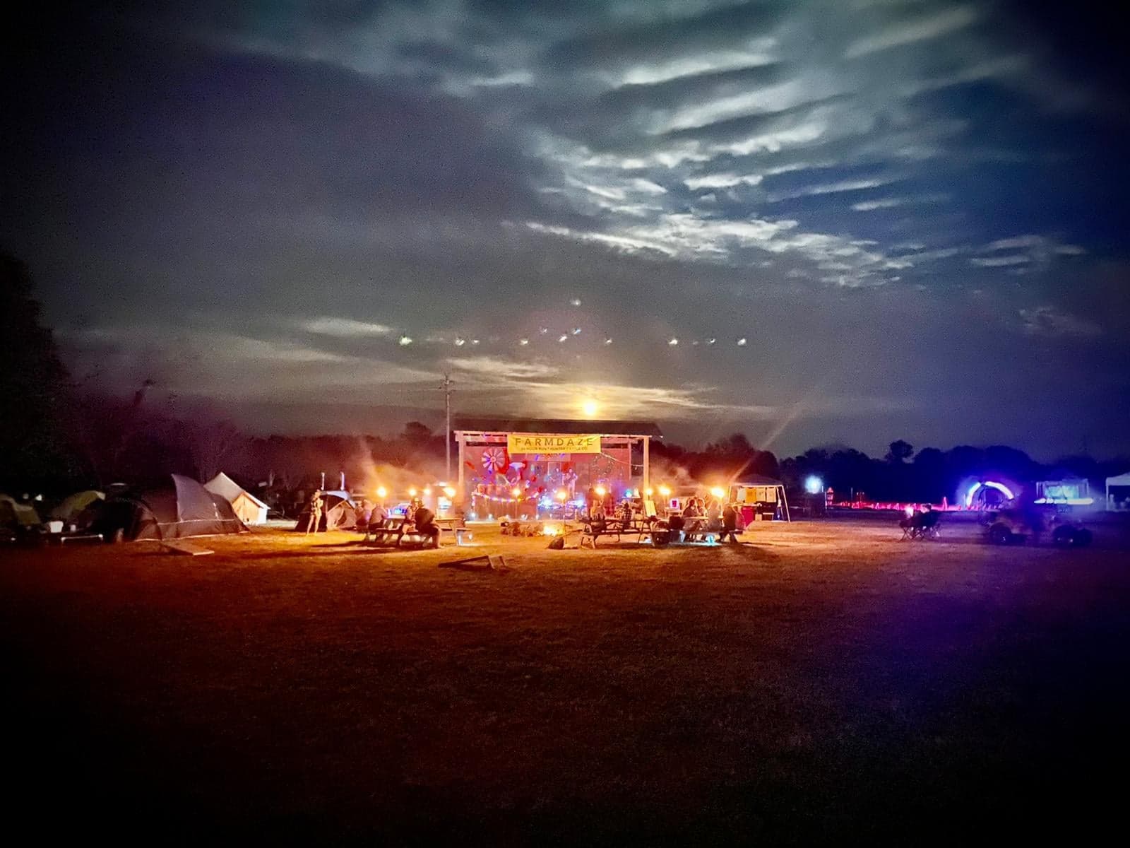 Farm Daze race at night